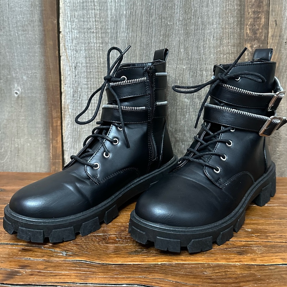 Mari A. Jordin Combat Boots Zip On Side with Ankle Strap Black Size 8.5 Women’s